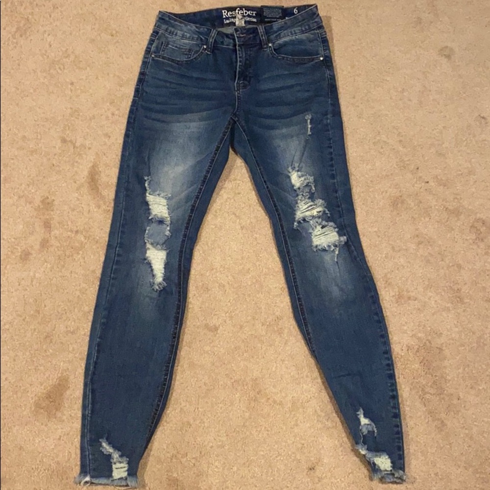 women’s ripped boyfriend jeans